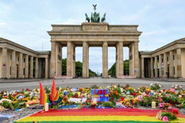 Am Brandenburger Tor wird dem Anschlag gedacht.