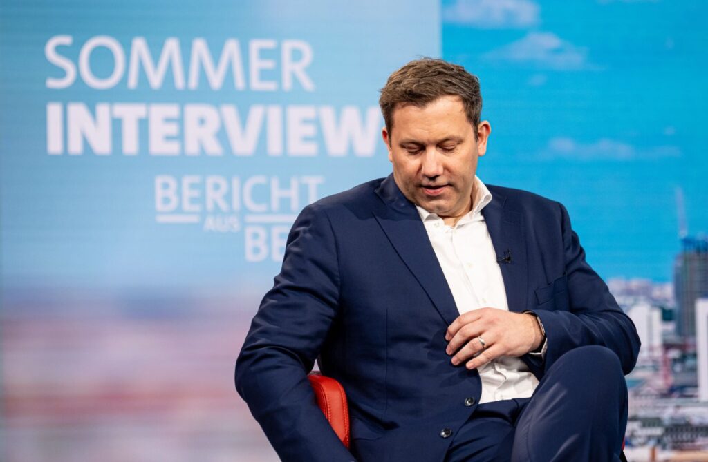 «Man kann sich gegenüber Putin nicht mit der schwarzen Null verteidigen», sagt der Finanzminister.