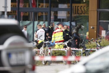 Glücklicherweise sei niemand größer zu Schaden gekommen, erklärte ein Polizeisprecher.