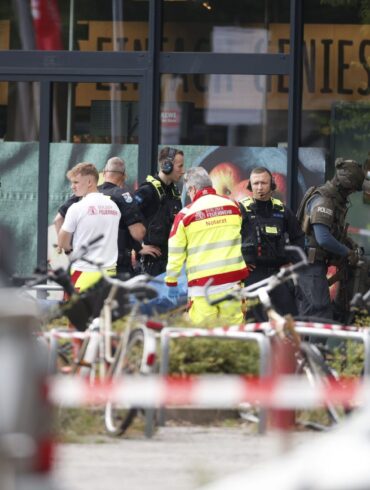 Glücklicherweise sei niemand größer zu Schaden gekommen, erklärte ein Polizeisprecher.
