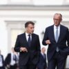 Bundeskanzler Friedrich Merz empfing Emmanuel Macron am Abend auf Schloss Bensberg bei Köln, um das Regierungstreffen am Freitag vorzubereiten.