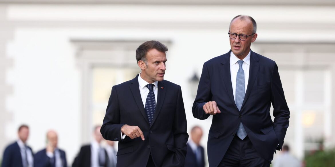 Bundeskanzler Friedrich Merz empfing Emmanuel Macron am Abend auf Schloss Bensberg bei Köln, um das Regierungstreffen am Freitag vorzubereiten.