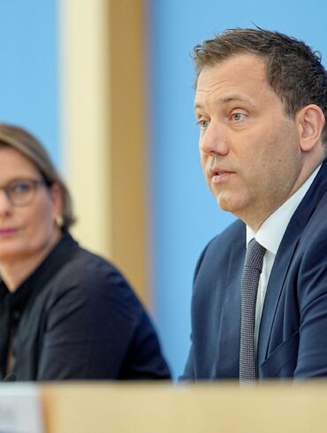Vorstellung eines Aktionsplans zur Bekämpfung von Steuer- und Finanzkriminalität: unter anderem härtere Strafen, Registrierkassen-Pflicht und bessere Koordination von Ermittlungen