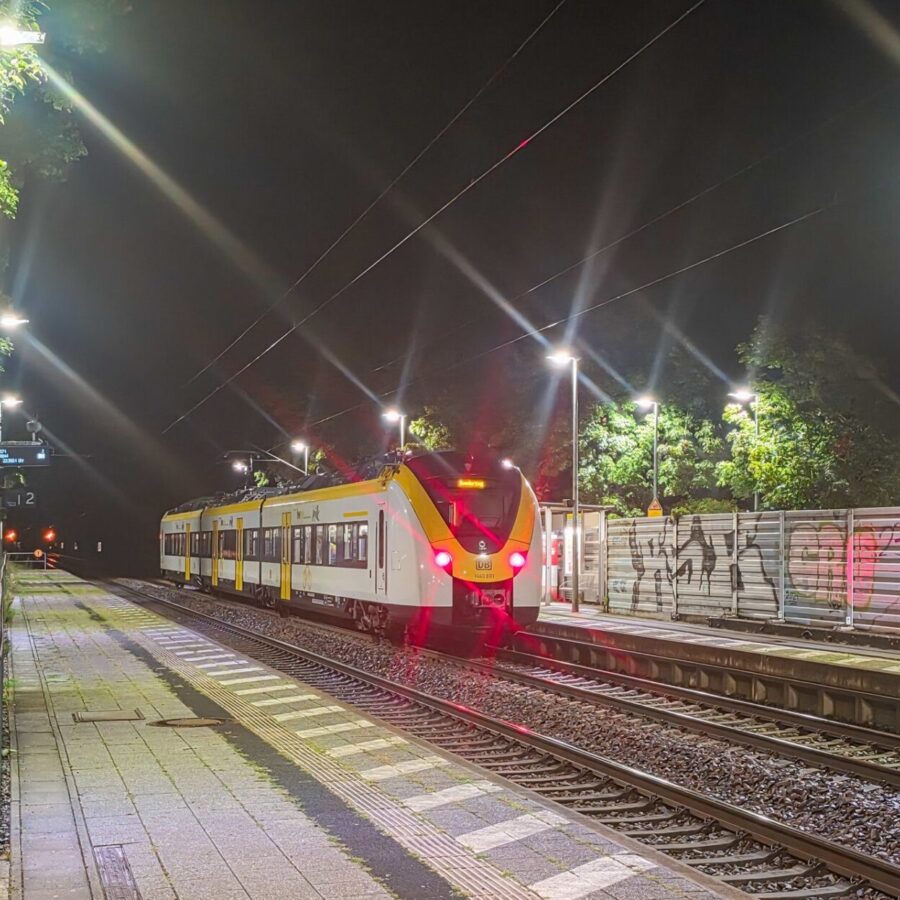 In diesem Regionalzug kam es zu der Prügelei.