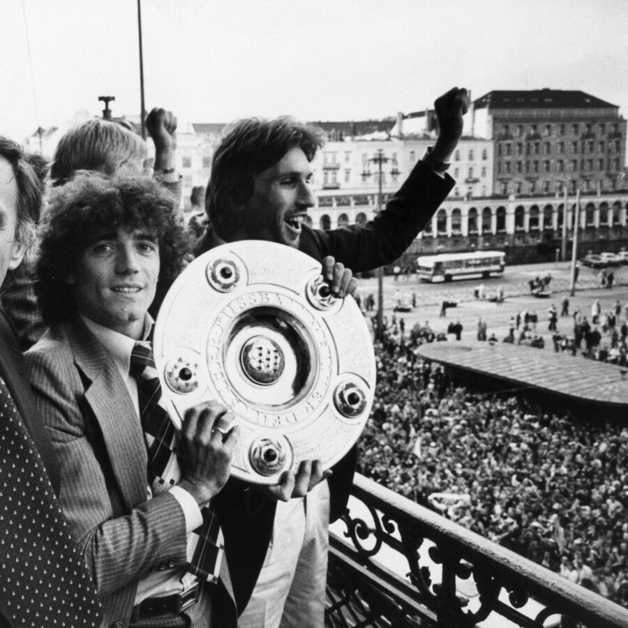 Kevin Keegan nach dem Gewinn der Meisterschaft mit dem HSV. (Archivbild)