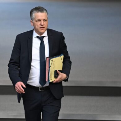 Thorsten Frei kehrt vom Aktenjob im Kanzleramt zurück in den Bundestag, um dort die mächtige Unionsfraktion zu führen. (Archivbild)