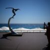Eine Skulptur erinnert an der Strandpromenade von Nizza an die Opfer des Anschlags vom 14. Juli 2016. (Archivbild)
