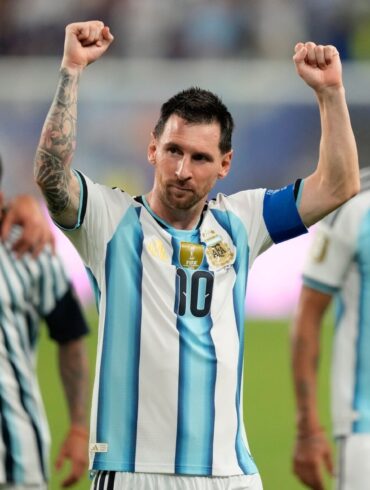 Messi jubelte - aber erst nach einem harten Stück Arbeit und einer Verlängerung gegen Kap Verde.