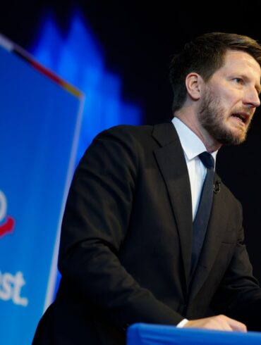NRW-AfD-Chef Martin Vincentz stellte sich gegen Forderungen der AfD-Bundesspitze den Parteitag zur Bestimmung von Landtagswahlkandidaten abzubrechen und neu zu starten.