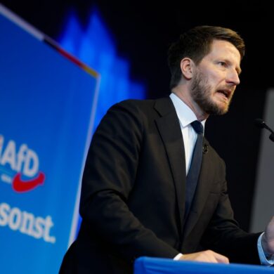 NRW-AfD-Chef Martin Vincentz stellte sich gegen Forderungen der AfD-Bundesspitze den Parteitag zur Bestimmung von Landtagswahlkandidaten abzubrechen und neu zu starten.