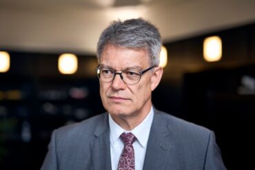 In der Union gibt es Ärger wegen des Umgangs von Kanzler Merz mit Verkehrsminister Patrick Schnieder. (Archivbild)