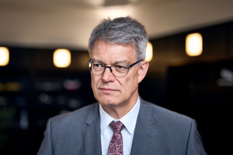 In der Union gibt es Ärger wegen des Umgangs von Kanzler Merz mit Verkehrsminister Patrick Schnieder. (Archivbild)