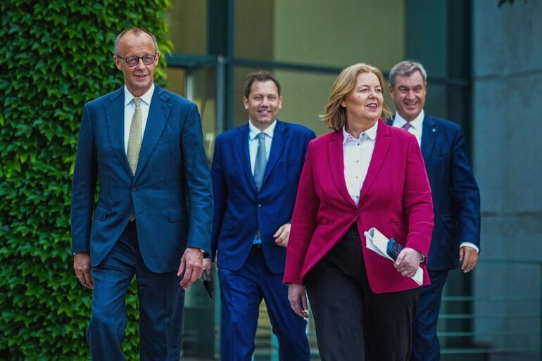 Beschwingt wirken die vier Koalitionäre am Tag nach dem Durchbruch.