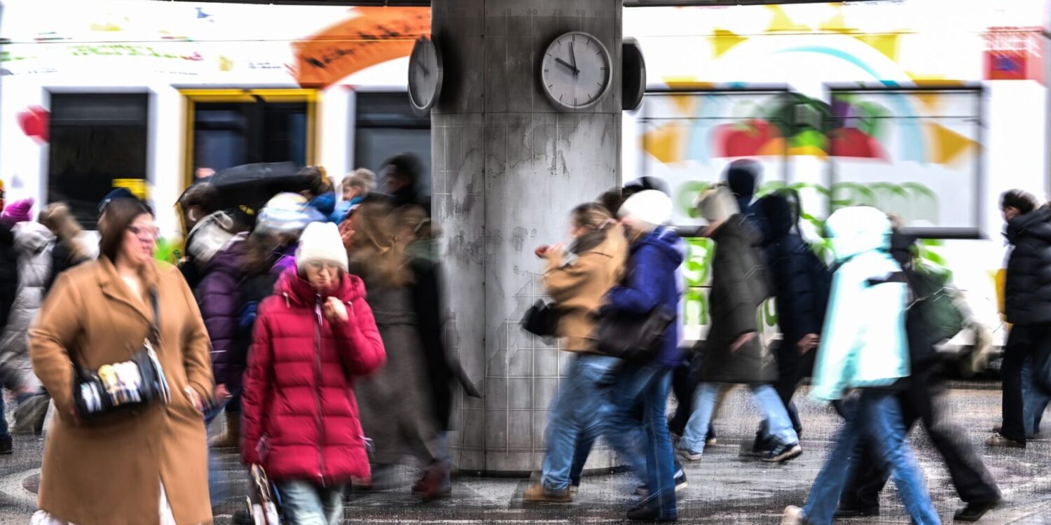 Viele Menschen brauchen soziale Leistungen, die Sozialleistungsquote steigt. (Symbolbild)