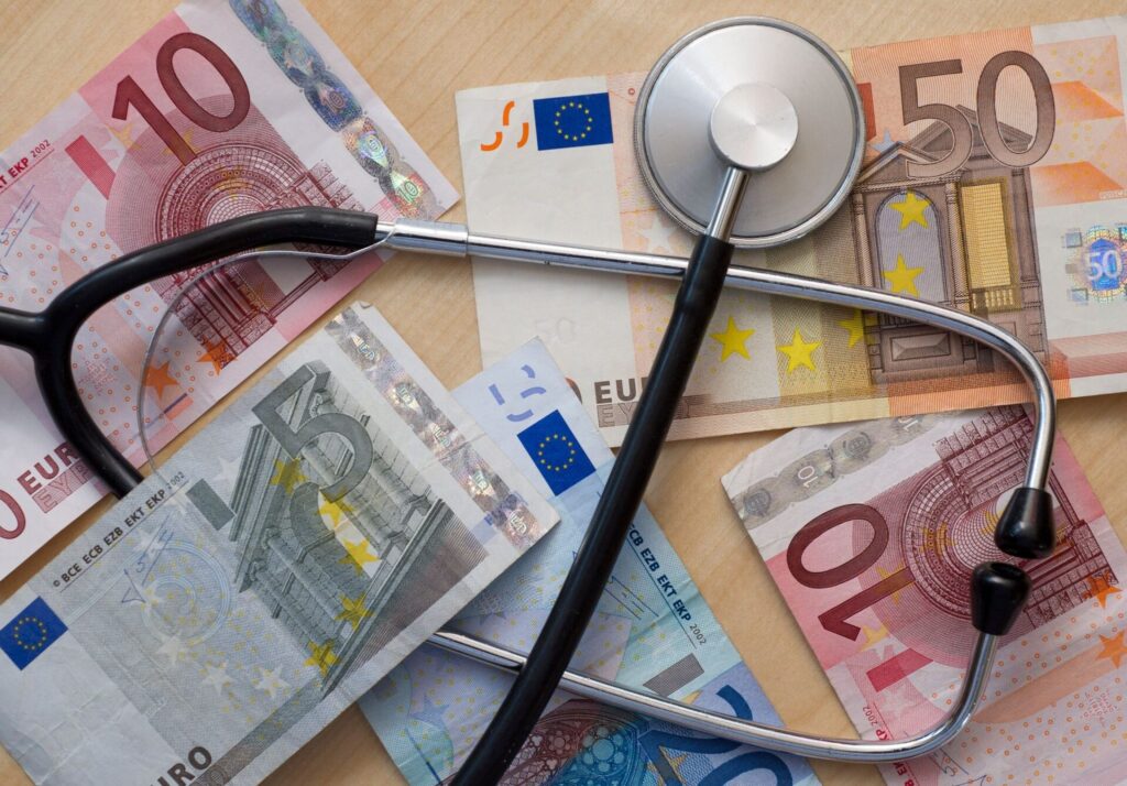 Die stark steigenden Gesundheitsausgaben sollen unter Kontrolle kommen. (Archivbild)