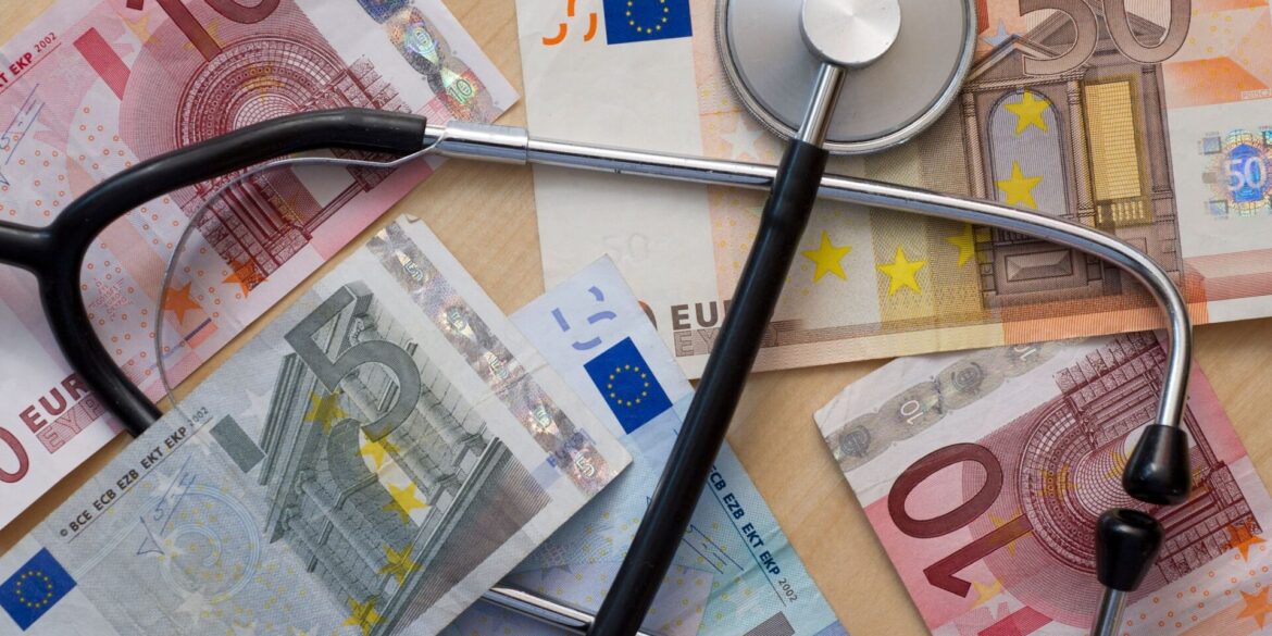 Die stark steigenden Gesundheitsausgaben sollen unter Kontrolle kommen. (Archivbild)