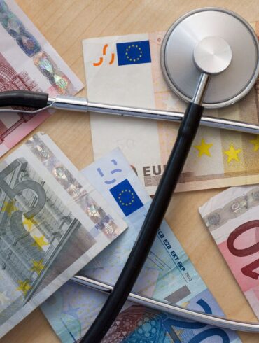 Die stark steigenden Gesundheitsausgaben sollen unter Kontrolle kommen. (Archivbild)