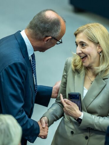 Ministerin Nina Warken (CDU) warb für das Spargesetz.