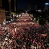 Seit gut 40 Tagen demonstrieren in Tirana große Menschenmengen gegen ein Tourismusprojekt in einem Naturschutzgebiet an der Adria. (Archivbild)