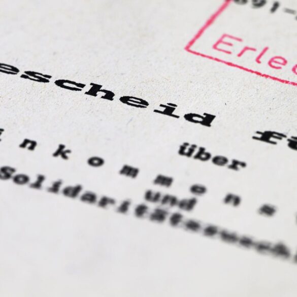 Die Einkommensteuer fließt Bund, Ländern und Kommunen zu. (Symbolbild)
