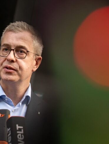Berlins Finanzsenator Stefan Evers soll neue Aufgaben übernehmen. (Archivbild)