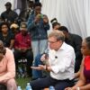 Außenminister Johann Wadephul (CDU) trifft sich in der nigerianischen Wirtschaftsmetropole Lagos mit jungen Influencerinnen und Influencern.