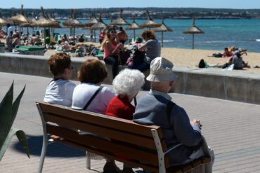 Nicht immer zieht es Menschen in Rente wie hier direkt nach Mallorca. Der Trend zur Frührente war zuletzt aber ungebrochen. (Archivfoto)