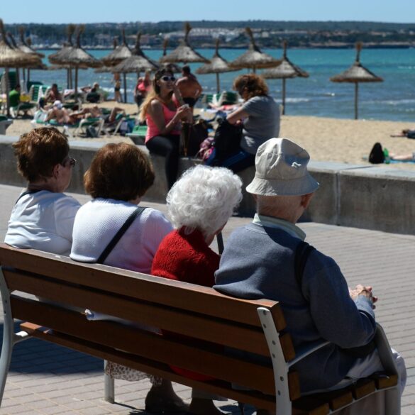 Nicht immer zieht es Menschen in Rente wie hier direkt nach Mallorca. Der Trend zur Frührente war zuletzt aber ungebrochen. (Archivfoto)
