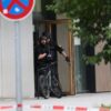 Spezialkräfte durchsuchen die Schule.