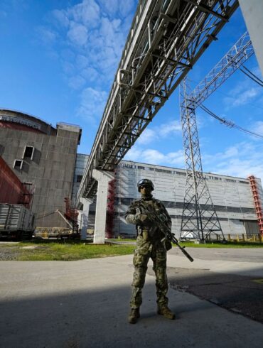 Russische Truppen kontrollieren seit dem Frühjahr 2022 das ukrainische Atomkraftwerk Saporischschja im Südosten des Landes. (Archivbild)