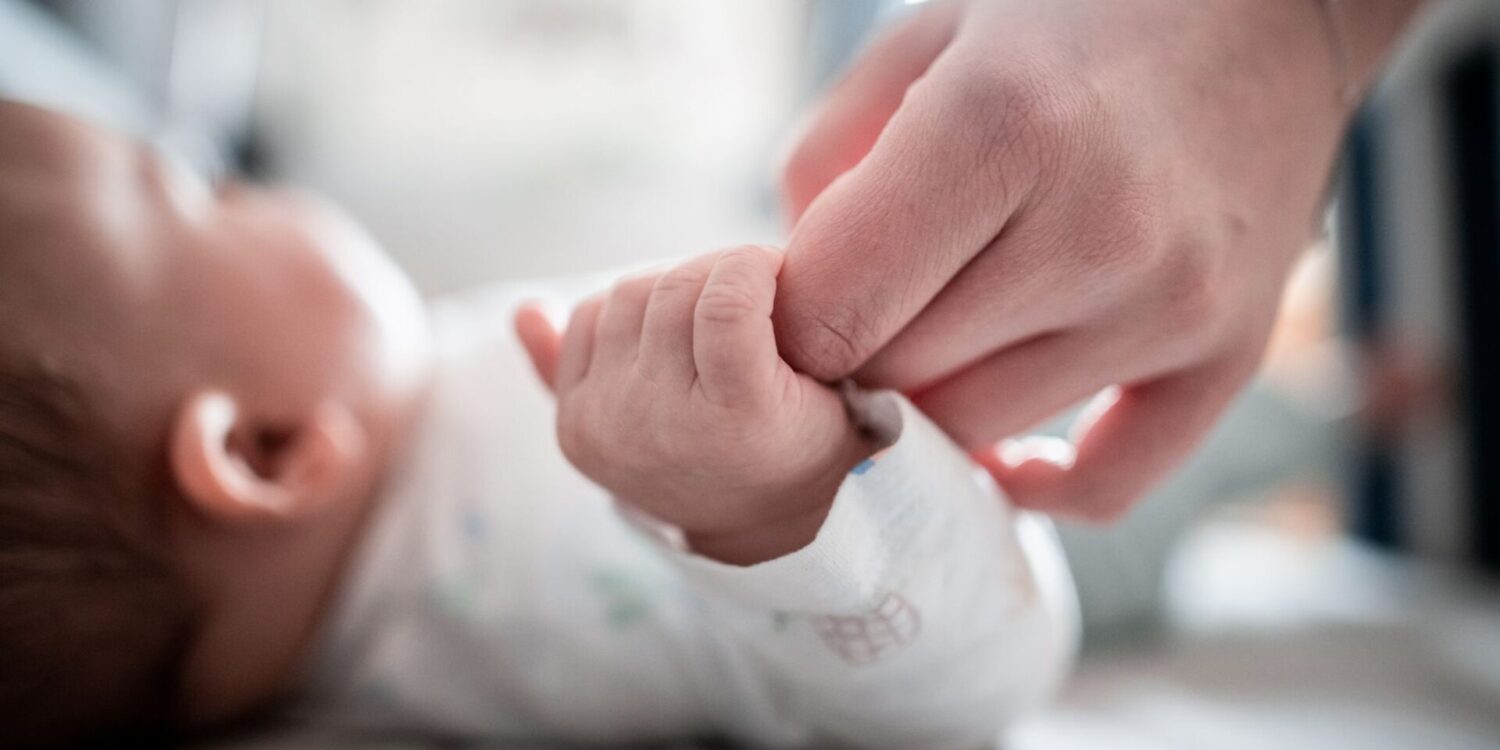 Viele Menschen wünschen sich, ein Leben mit Kindern zu führen. (Archivbild)