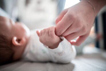 Viele Menschen wünschen sich, ein Leben mit Kindern zu führen. (Archivbild)