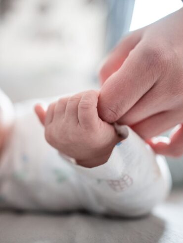 Viele Menschen wünschen sich, ein Leben mit Kindern zu führen. (Archivbild)