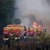 Die Feuerwehr kämpft bei Bordeaux weiter gehen großflächige Waldbrände.
