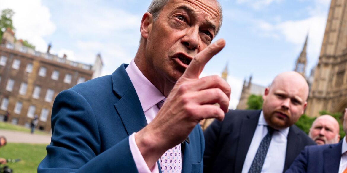 Der Chef der rechtspopulistischen Partei Reform UK legt sein Mandat nieder. (Archivbild)