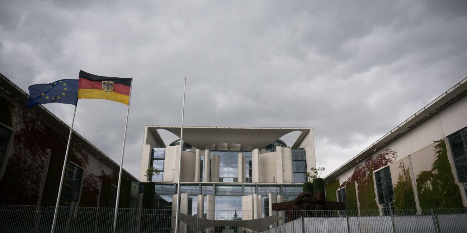 Dunkle Wolken ziehen über das Bundeskanzleramt. (Archivbild)