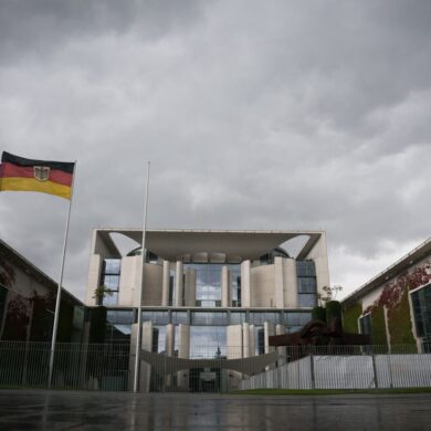 Dunkle Wolken ziehen über das Bundeskanzleramt. (Archivbild)