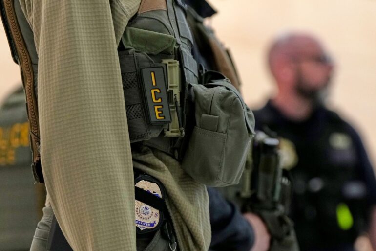 Ein Mann stirbt bei einem ICE-Einsatz in den USA. (Archivbild)