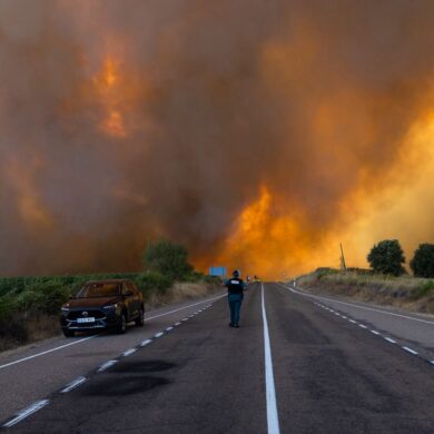 In Spanien ist in einem Naturpark ein großer Brand ausgebrochen.