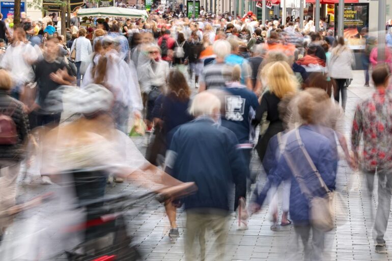 Bei den Bürgerinnen und Bürgern in Deutschland sinkt das Vertrauen in den Staat. (Symbolbild)