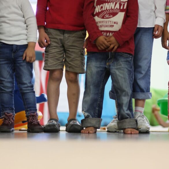 Kinderzuschlag wird an einkommensschwache Familien für Kinder unter 25 Jahren gezahlt. (Archivbild)