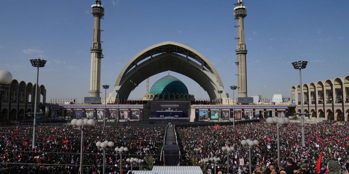 Chameneis Leichnam bleibt zunächst drei Tage in Teheran.