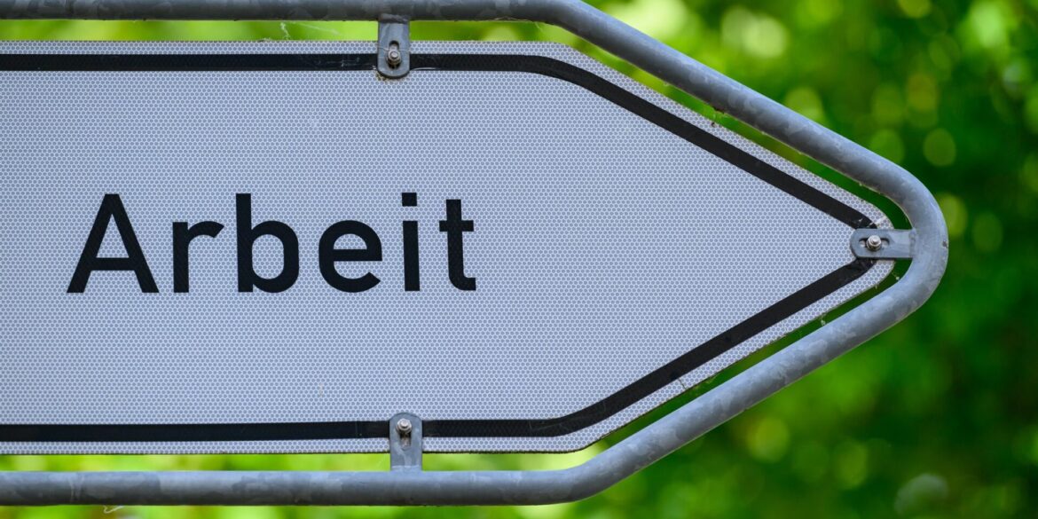 Die Chancen für Arbeitslose, eine neue Beschäftigung zu finden, sind nach Einschätzung der Bundesagentur zurzeit historisch schlecht. (Symbolbild)