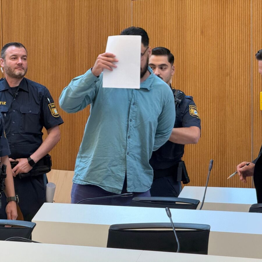 Der 25-Jährige vor dem Oberlandesgericht München (Archivbild)