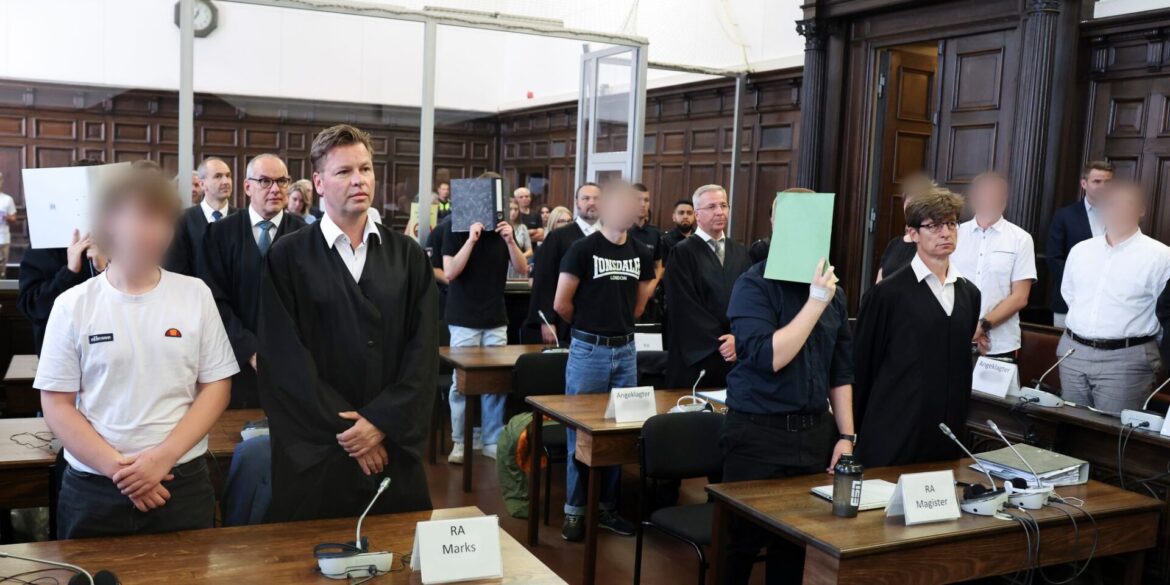 Alle Angeklagten wurden wegen Mitgliedschaft oder Unterstützung der rechten Terrorgruppe verurteilt.