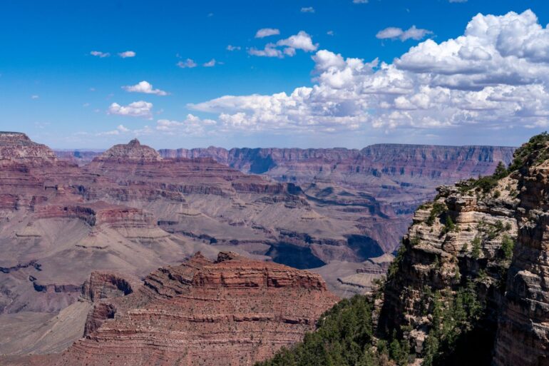 Im Grand Canyon werden nach Behördenangaben nach einer Sturzflut gut 20 Menschen vermisst. (Archivbild)
