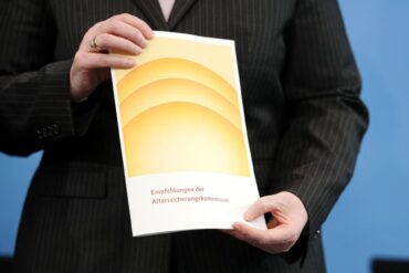 Die Rentenkommission empfiehlt die Abschaffung der «Rente mit 63». (Archivbild)