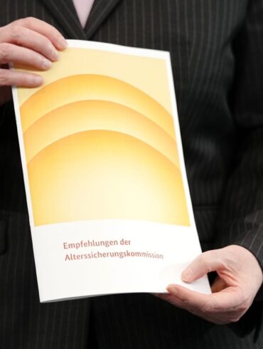 Die Rentenkommission empfiehlt die Abschaffung der «Rente mit 63». (Archivbild)