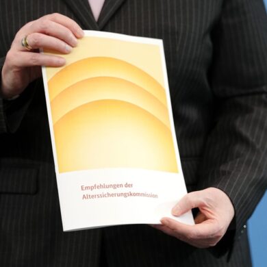 Die Rentenkommission empfiehlt die Abschaffung der «Rente mit 63». (Archivbild)