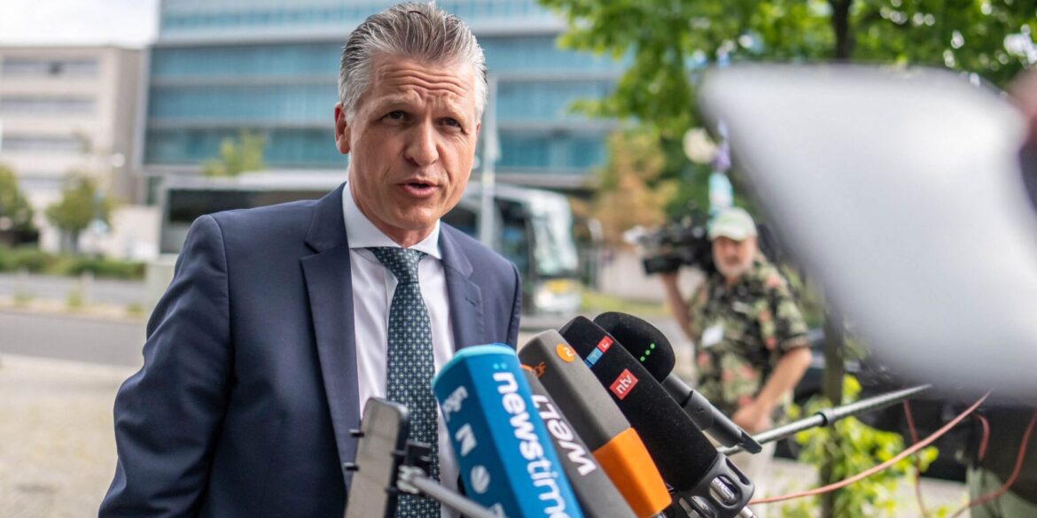 Unionsfraktionschef Thorsten Frei (CDU) äußert sich vor einer Sitzung des Präsidiums seiner Partei in Berlin.